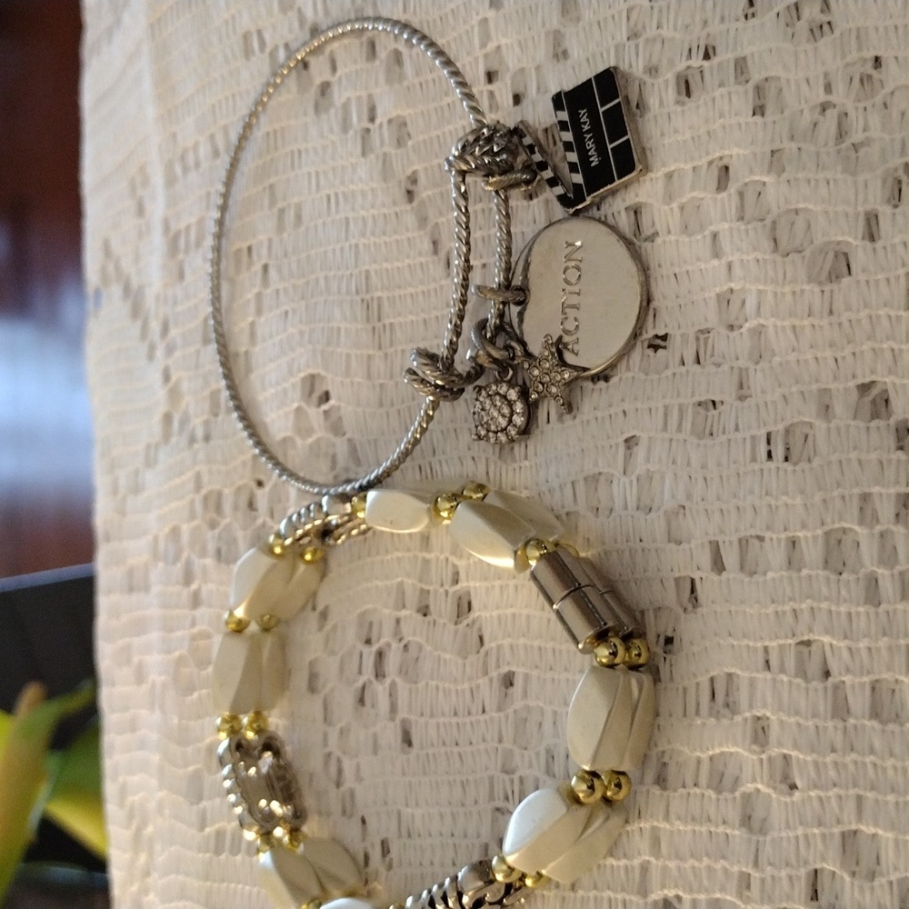 Bracelets - Picture 2 of 2